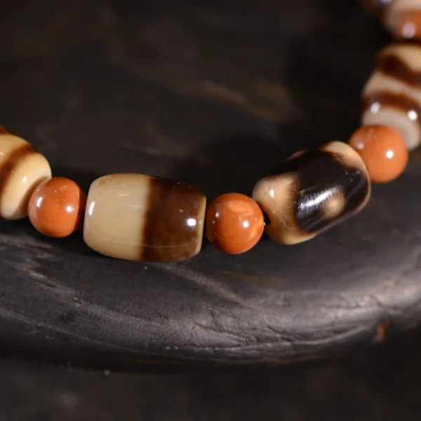 Budhi Luck Agate Dzi Bead Bracelet with Cook Round Bead - Image 5