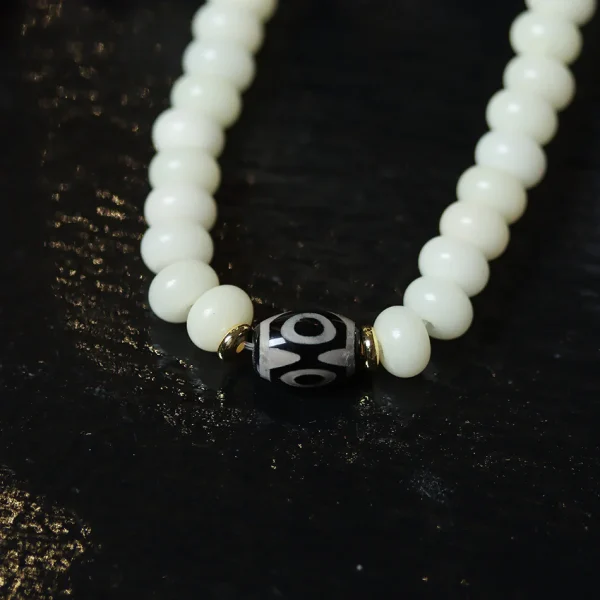 Boxwood Carved Heart Sutra Guru Bead 108 Mala Beads White Jade Bodhi Beads Bracelet - Image 5