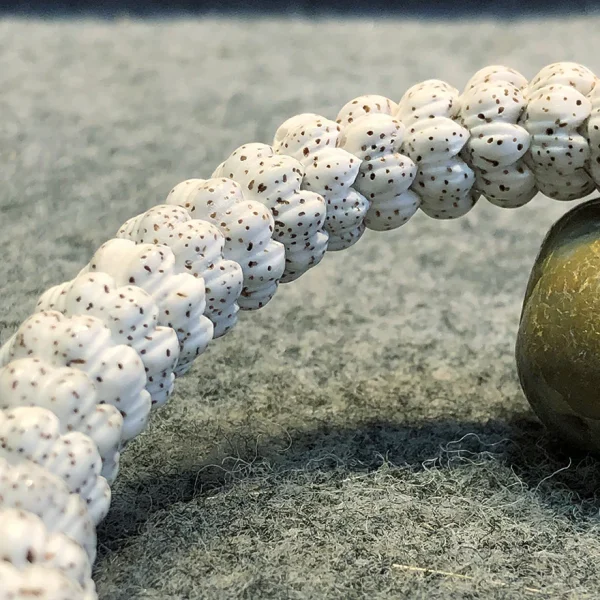 Natural White High-Density Star and Moon Bodhi Bracelet with Lotus-Shaped Beads for Men and Women - Image 2